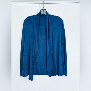 Navy  thin knitted open cardigan. Raglan sleeves